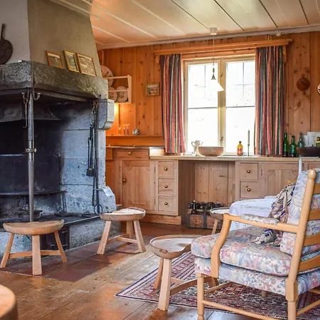 Hysjulien Gard Holiday home Skabu