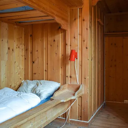 Hysjulien Gard Holiday home Skabu